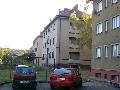 inovn domy v Drustebn ul., pohled  ze dvora, zprava: p.838, 654 a 655/II, foto: jen 2003