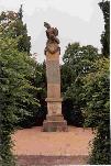pomnk obtem 1.svtov vlky z r.1925 v parku u ndra, foto: ervenec 2003