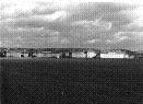 sdlit u Vclava, celkov pohled z jihu, z kostelskch pol,  pvodn podoba zstavby ped zaloenm prmyslov zny, foto: D.Borek, r.1990